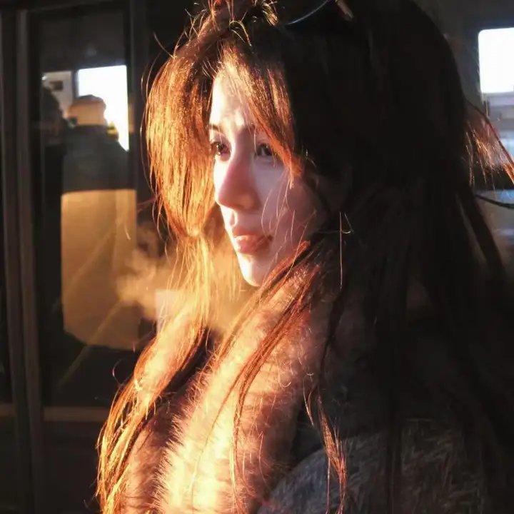 女总裁来视察，你带她工地搬砖